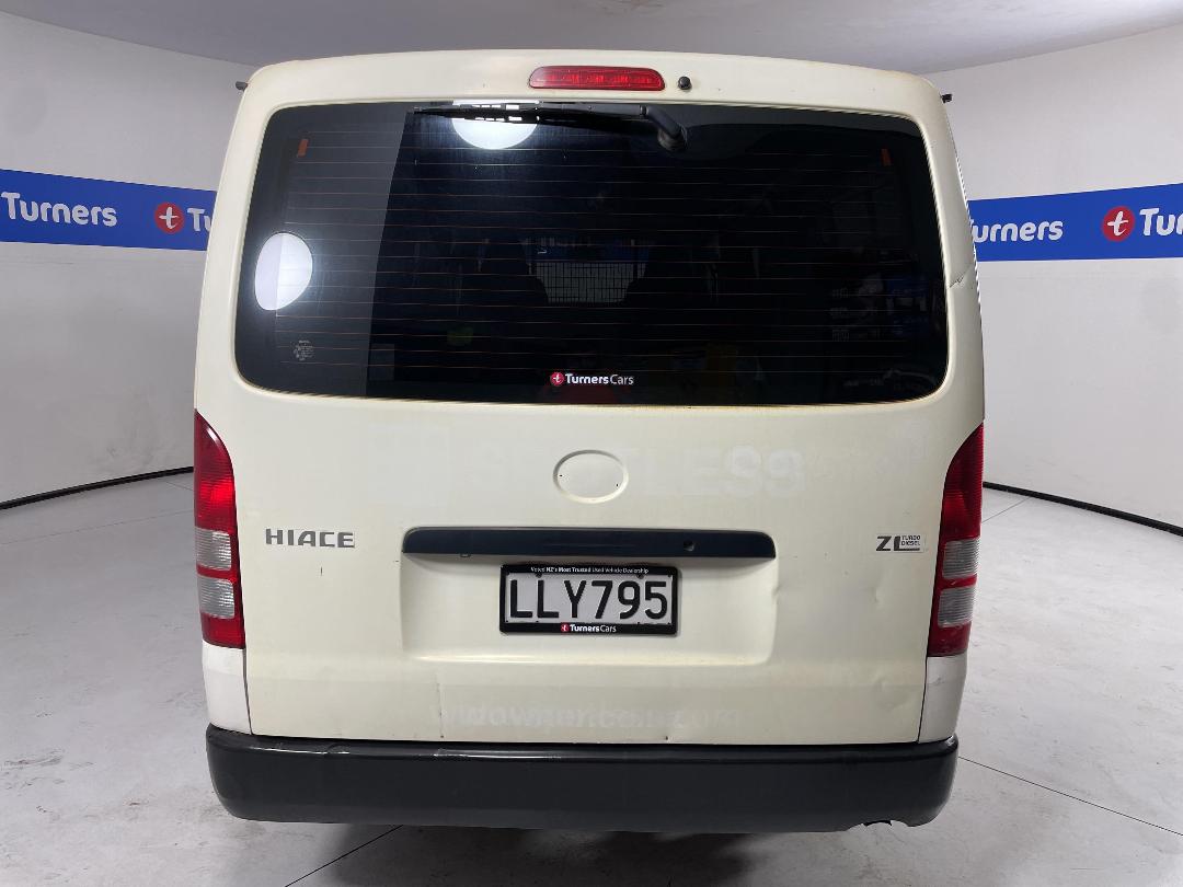 Photo '6' of Toyota Hiace