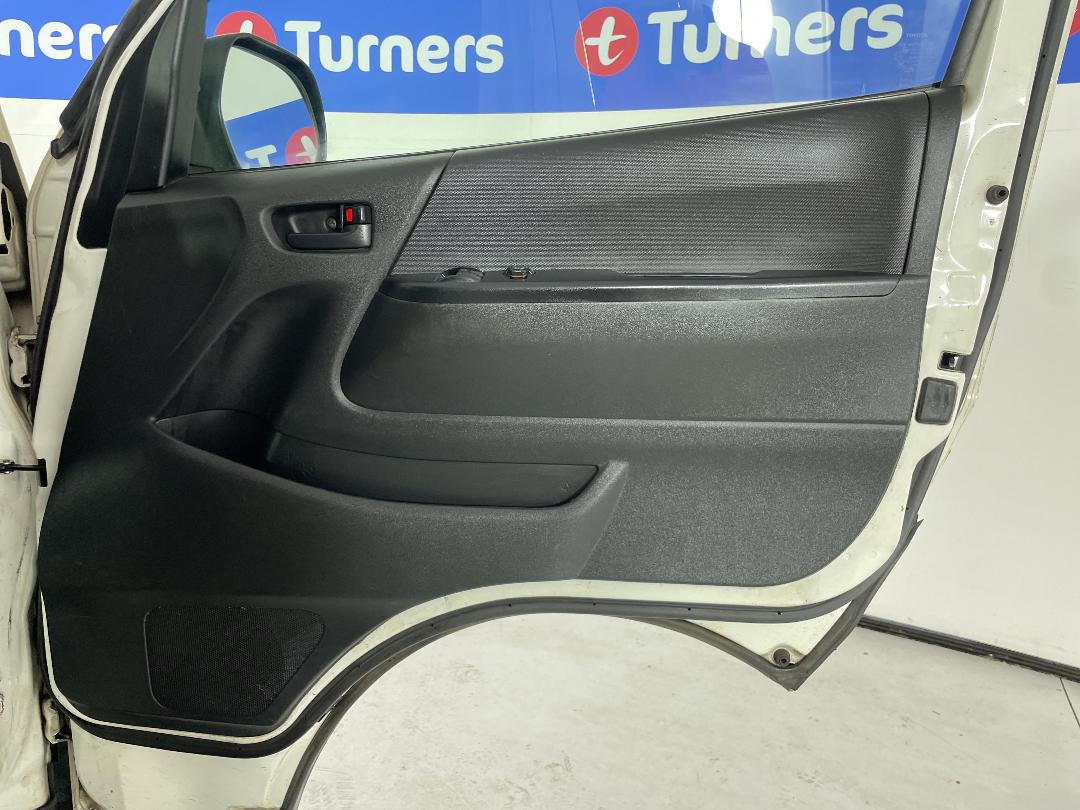 Photo '15' of Toyota Hiace