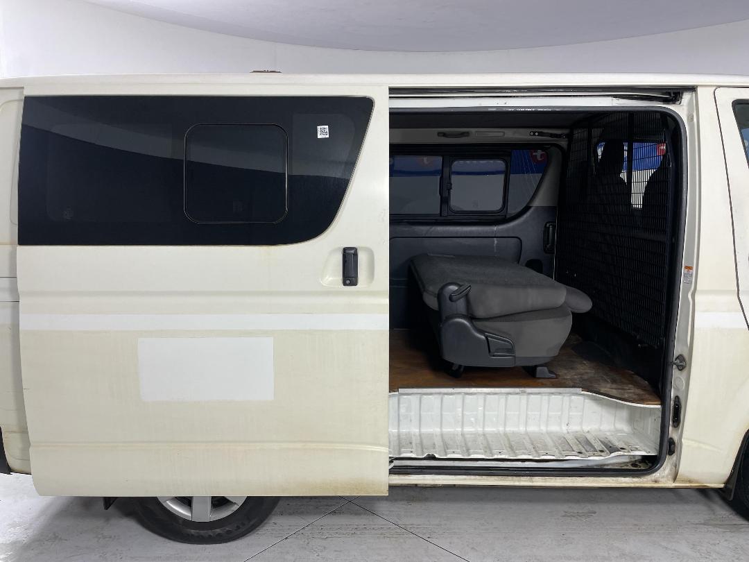 Photo '19' of Toyota Hiace