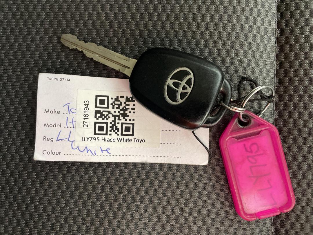 Photo '22' of Toyota Hiace