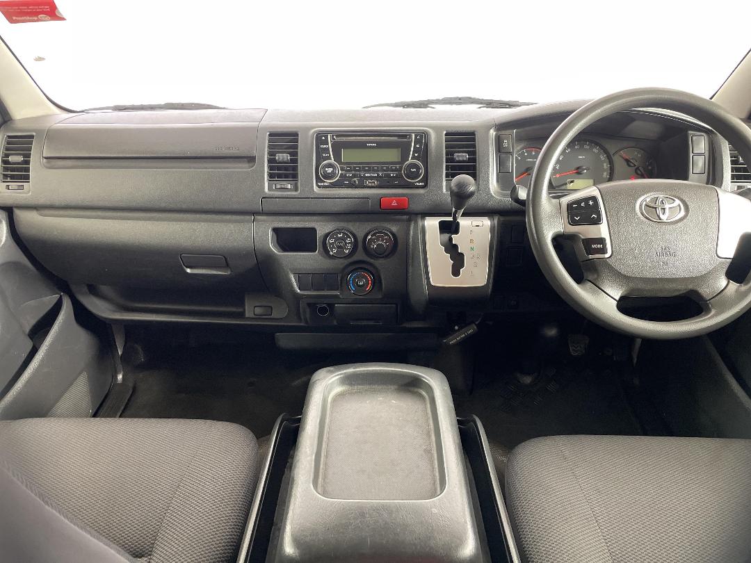 Photo '17' of Toyota Hiace