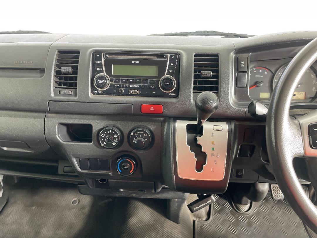 Photo '18' of Toyota Hiace