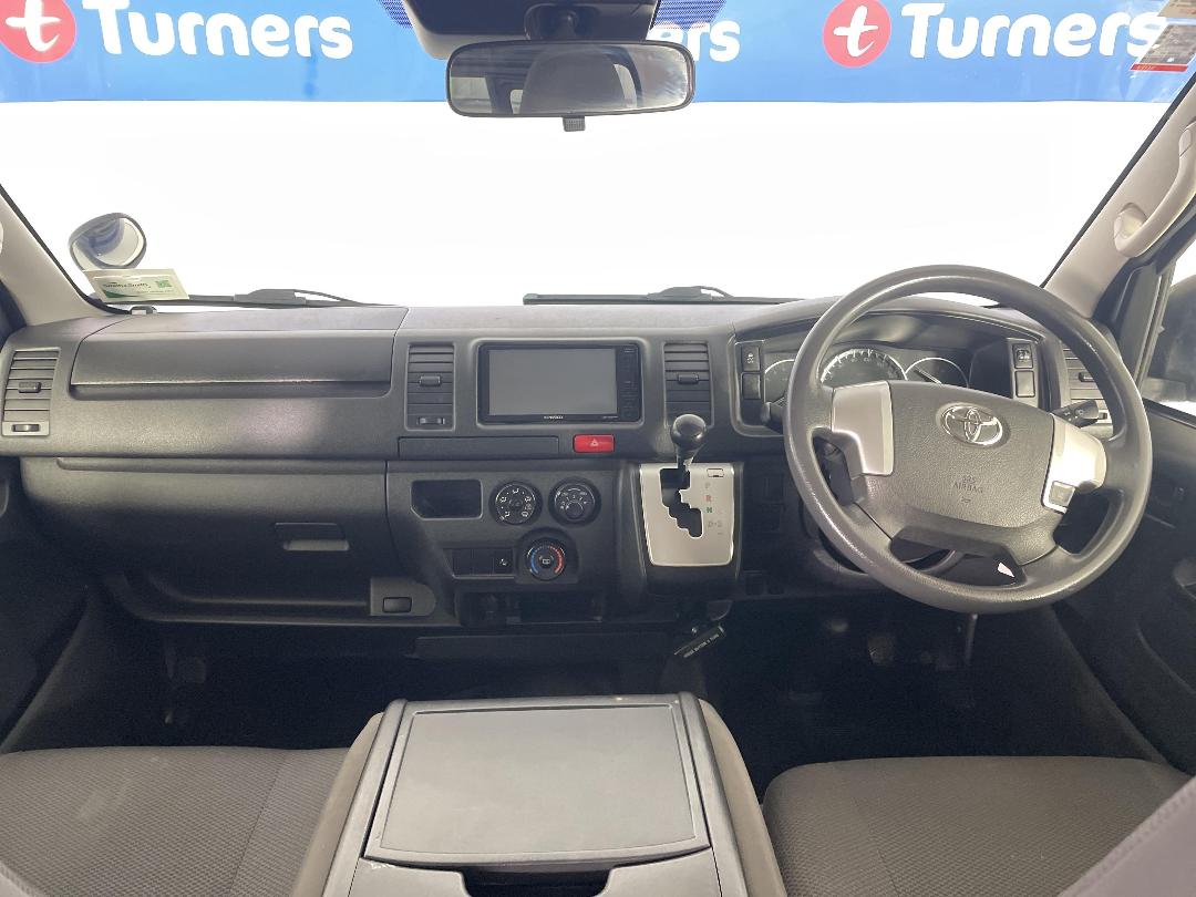 Photo '17' of Toyota Hiace