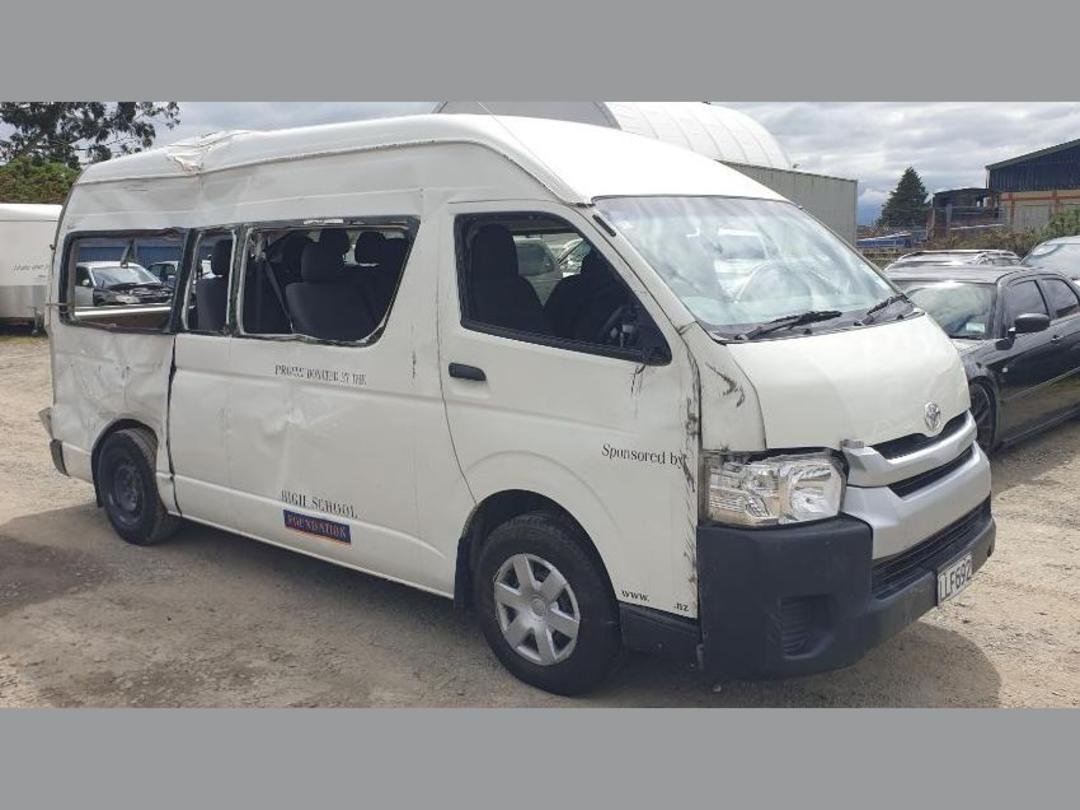 Photo '4' of Toyota Hiace Minibus TD