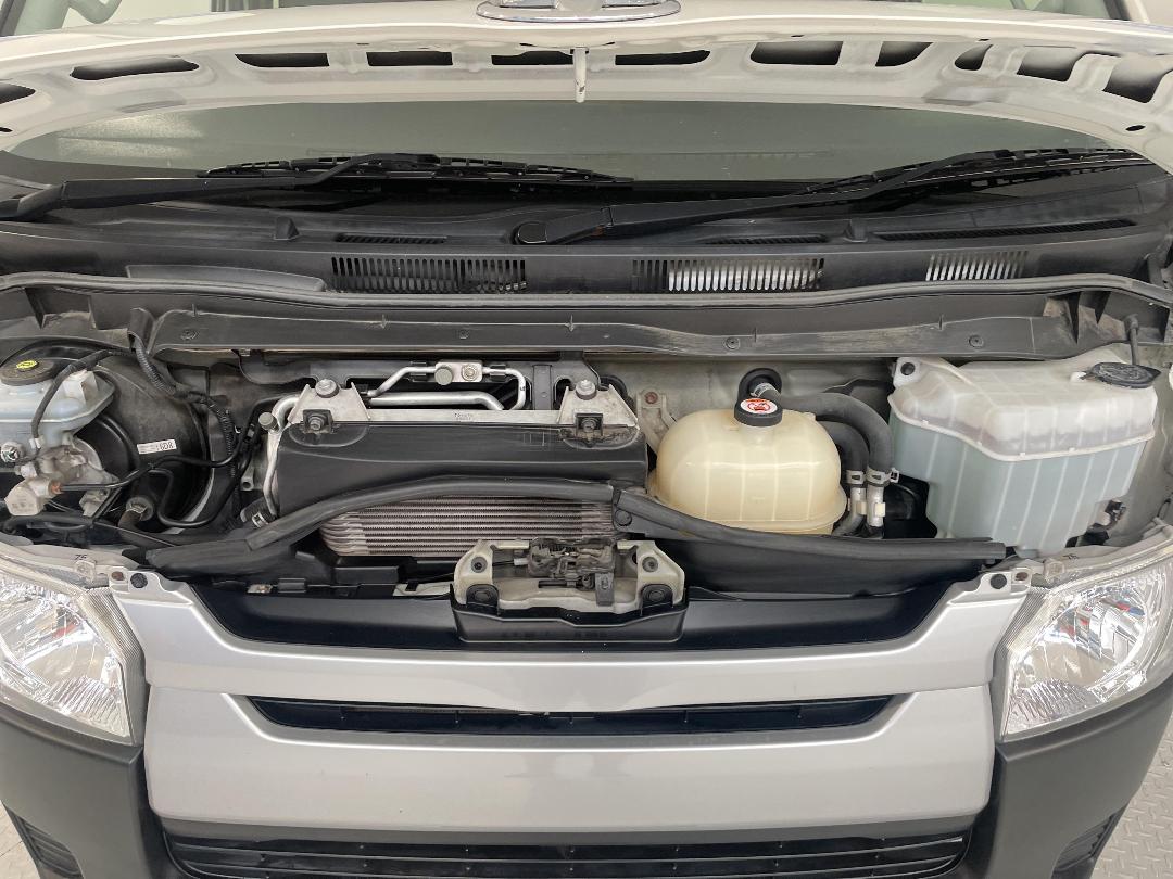 Photo '13' of Toyota Hiace