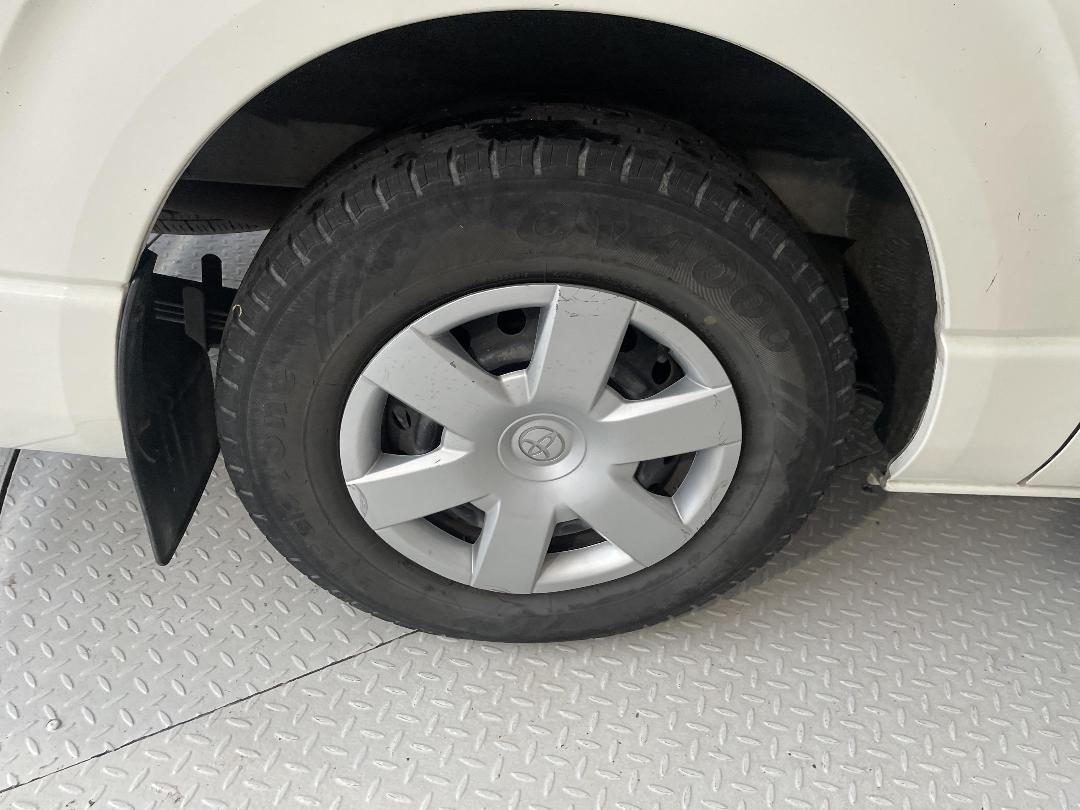 Photo '12' of Toyota Hiace