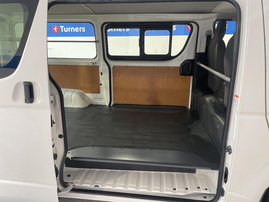 Photo '19' of Toyota Hiace