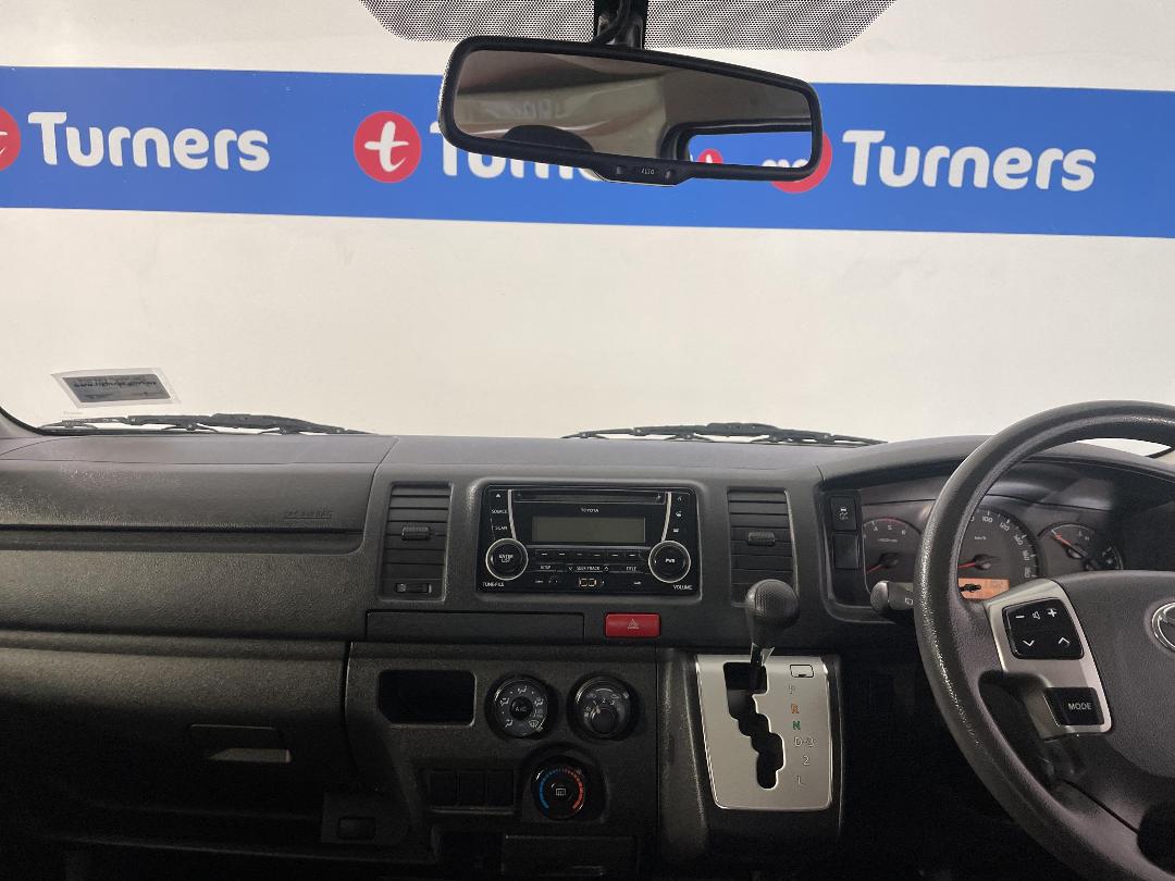 Photo '17' of Toyota Hiace