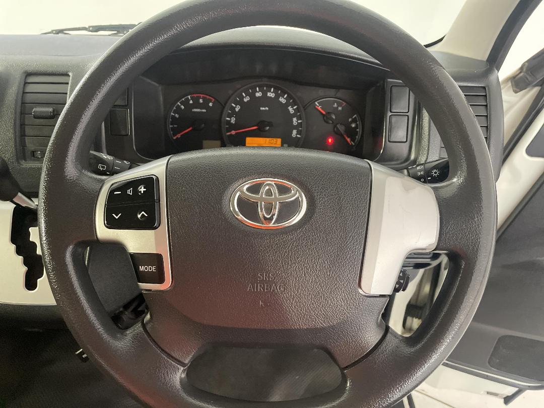 Photo '25' of Toyota Hiace