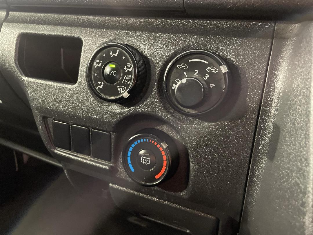 Photo '28' of Toyota Hiace