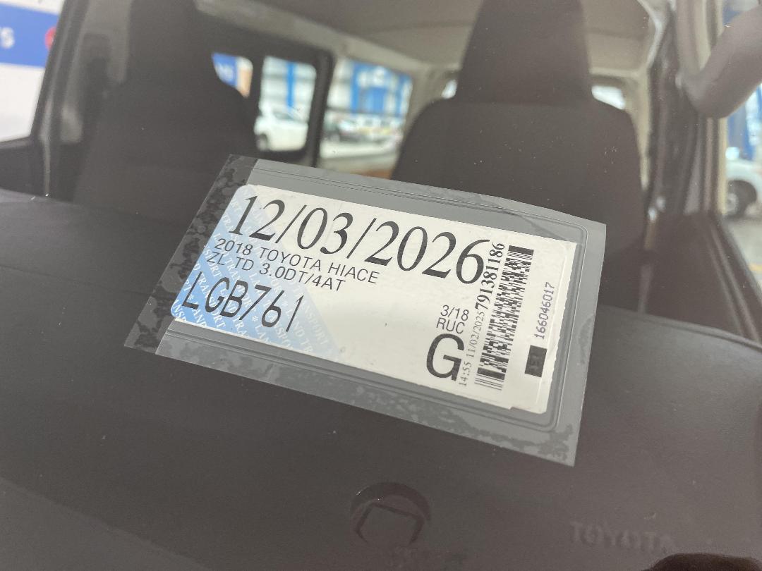 Photo '32' of Toyota Hiace