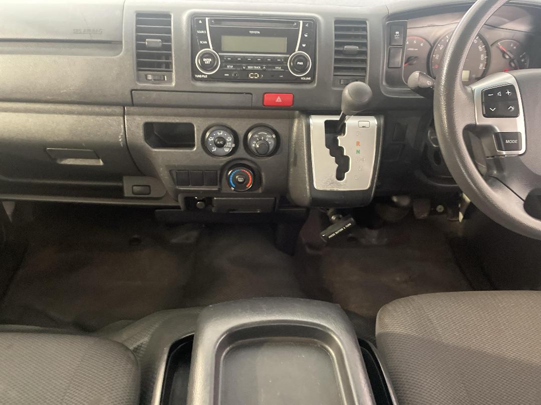 Photo '18' of Toyota Hiace