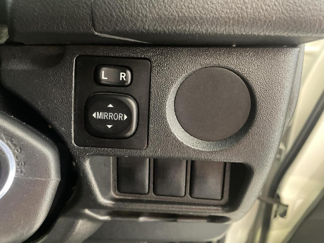 Photo '23' of Toyota Hiace