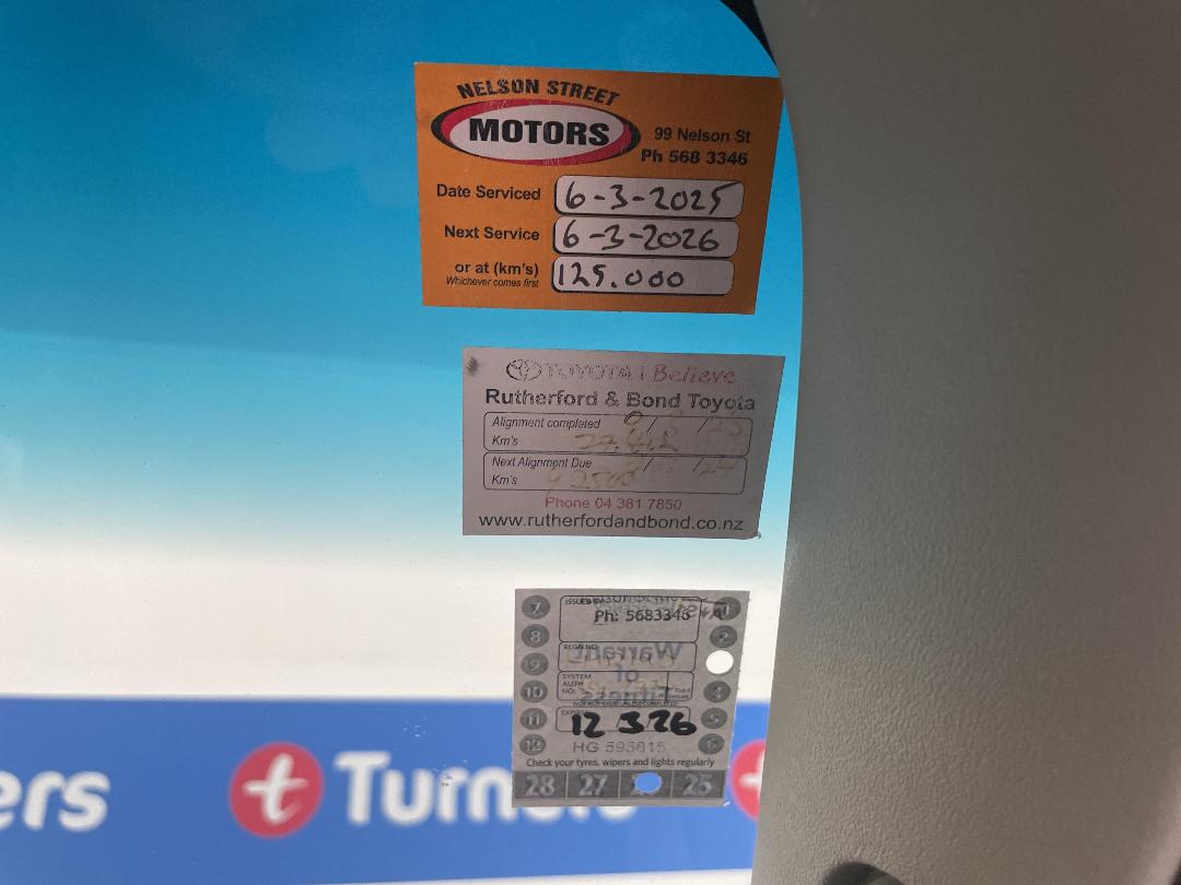 Photo '31' of Toyota Hiace