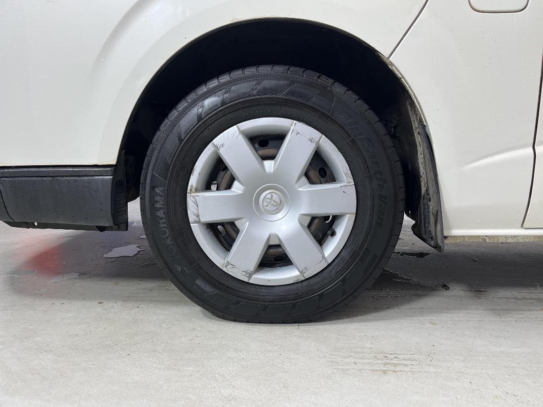 Photo '10' of Toyota Hiace