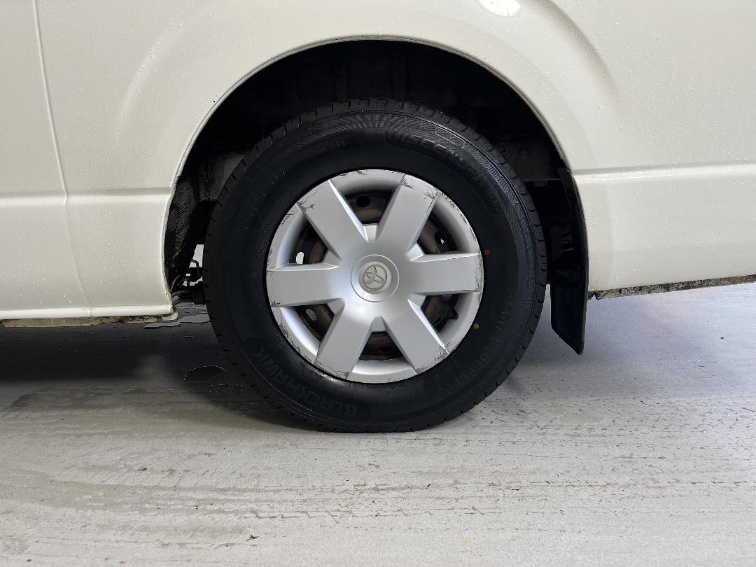 Photo '11' of Toyota Hiace