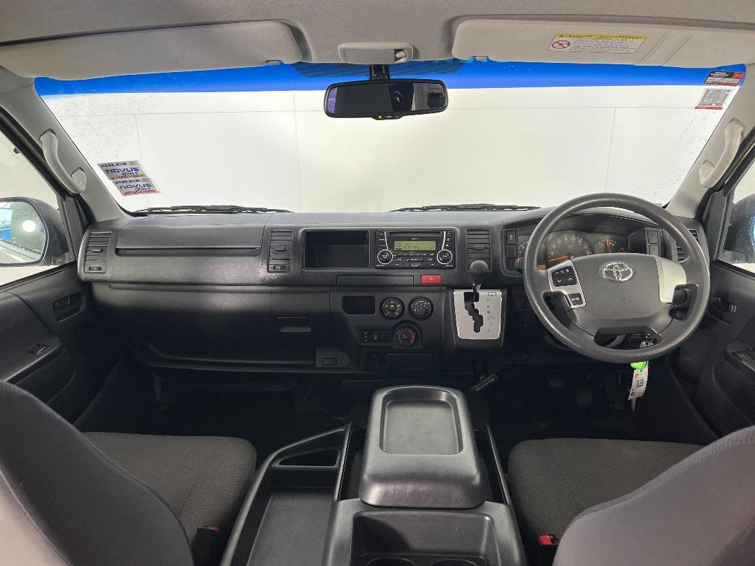 Photo '17' of Toyota Hiace