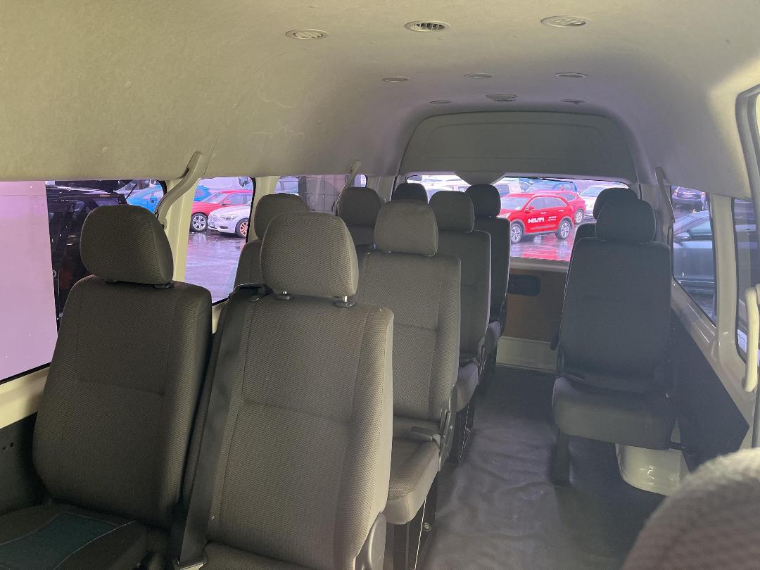 Photo '24' of Toyota Hiace