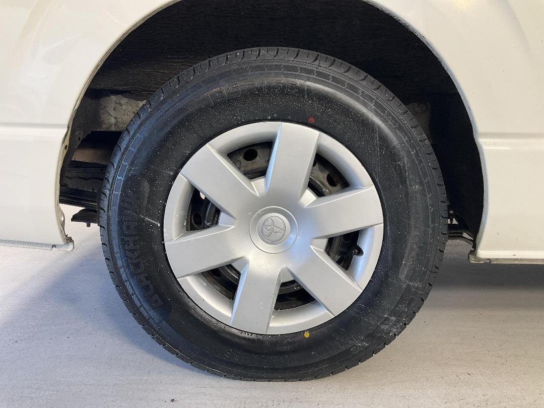 Photo '12' of Toyota Hiace