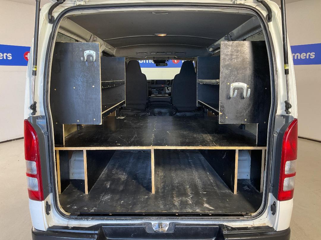 Photo '14' of Toyota Hiace