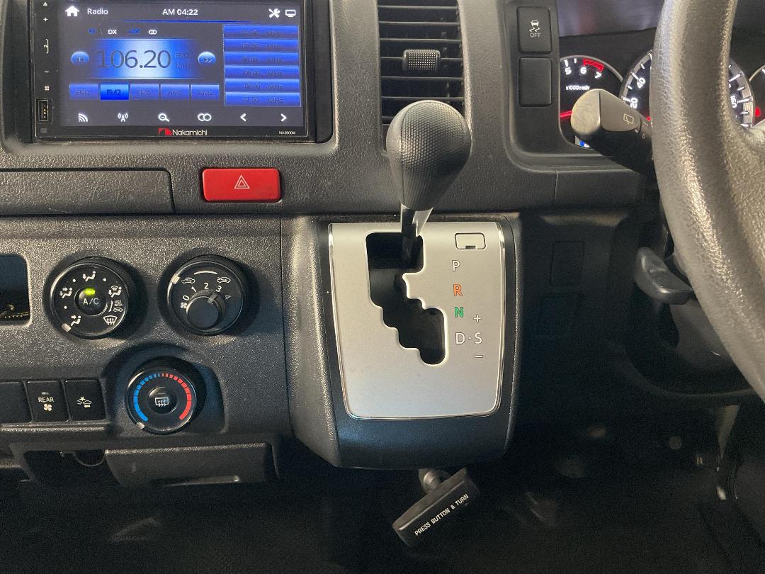 Photo '18' of Toyota Hiace