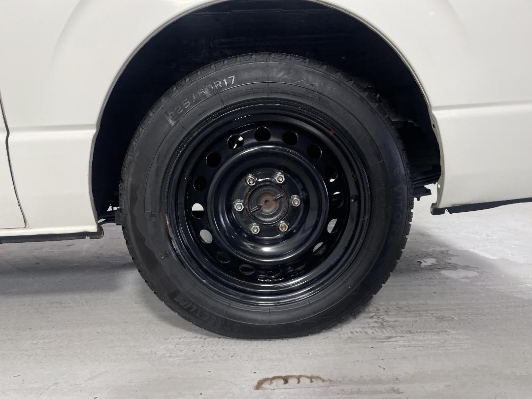 Photo '11' of Toyota Hiace