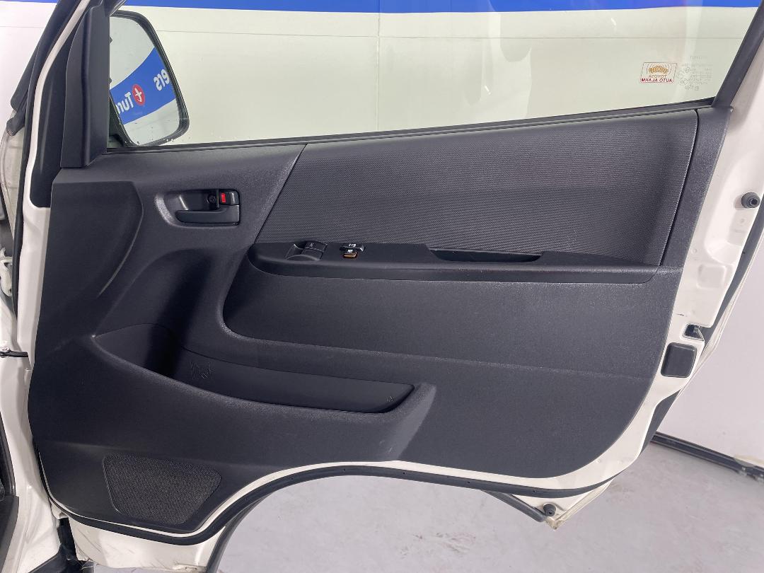 Photo '15' of Toyota Hiace