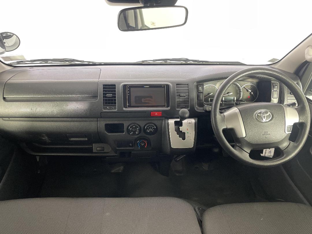 Photo '17' of Toyota Hiace