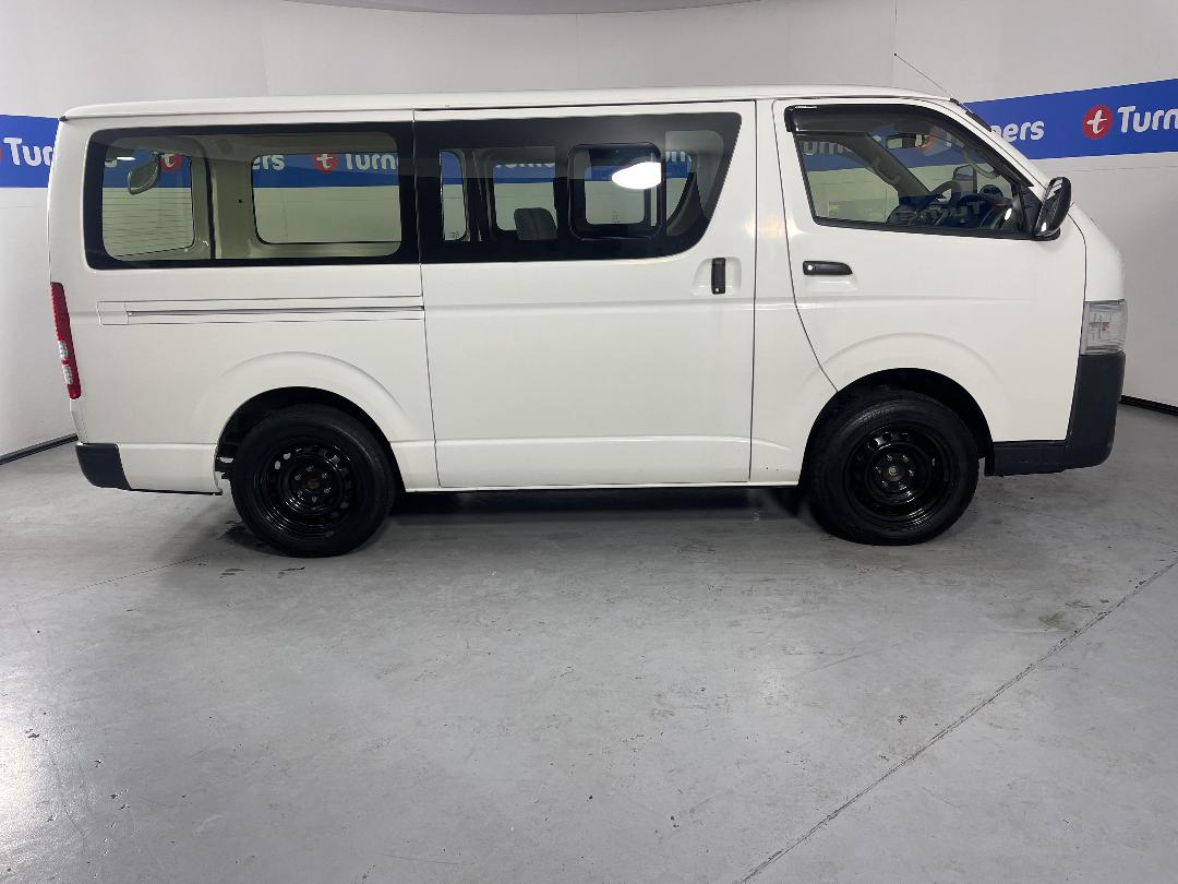 Photo '22' of Toyota Hiace