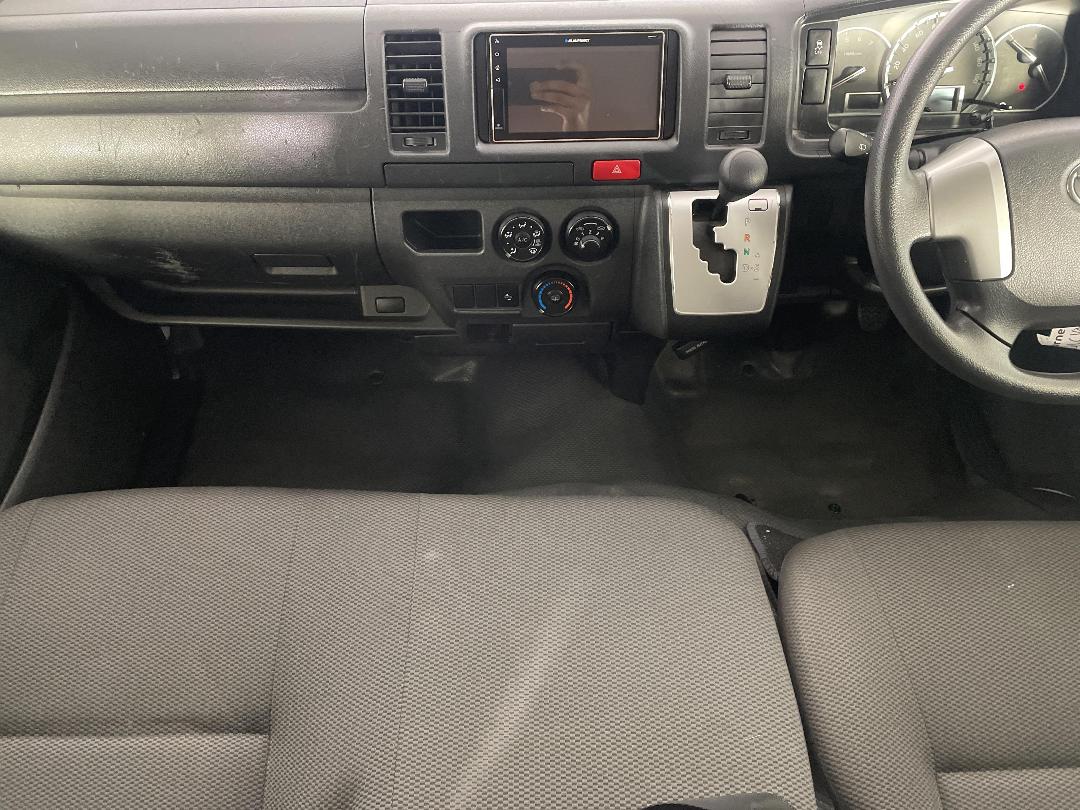 Photo '18' of Toyota Hiace