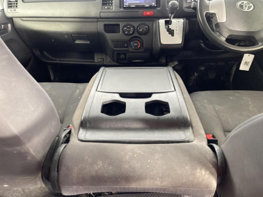 Photo '18' of Toyota Hiace