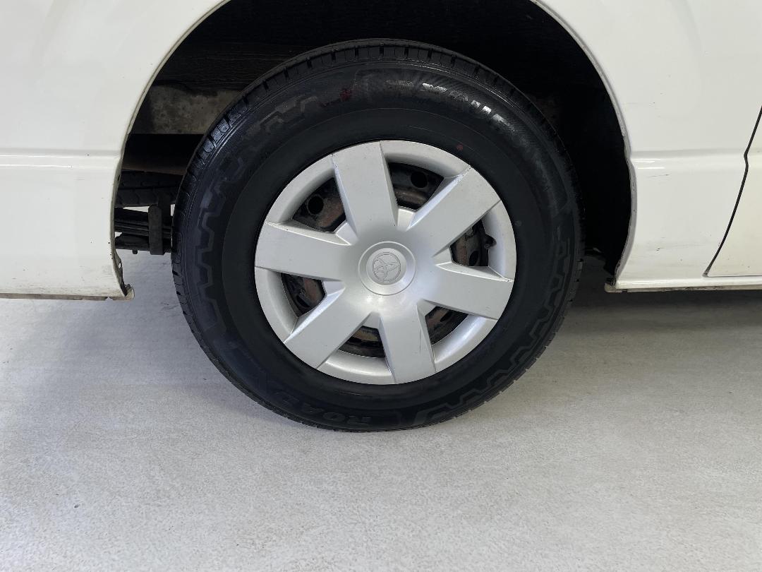 Photo '12' of Toyota Hiace