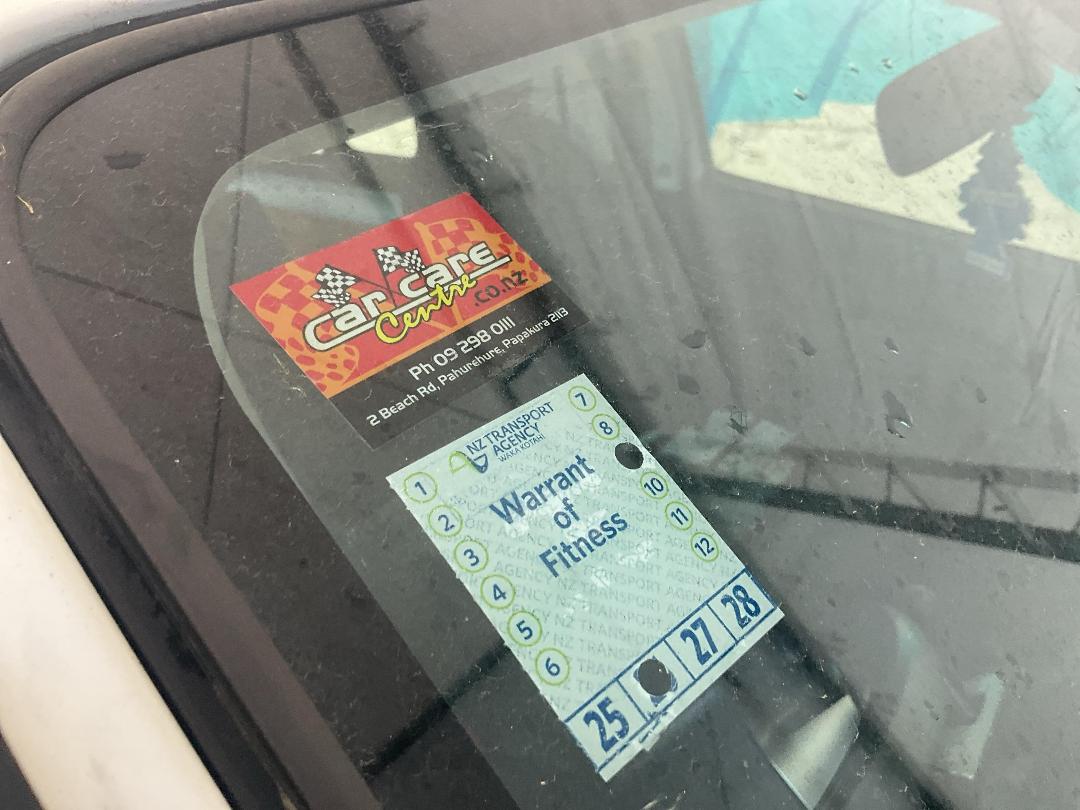 Photo '26' of Toyota Hiace Photo '26' of Toyota Hiace