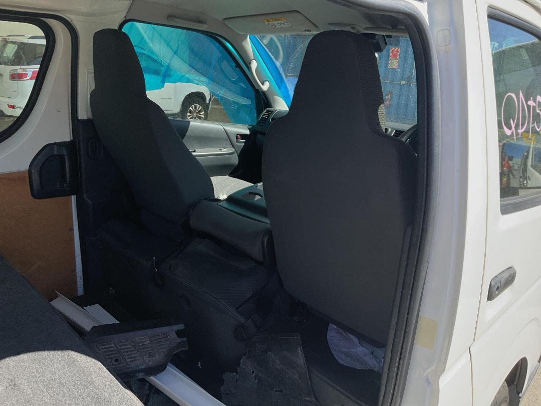 Photo '25' of Toyota Hiace Photo '25' of Toyota Hiace