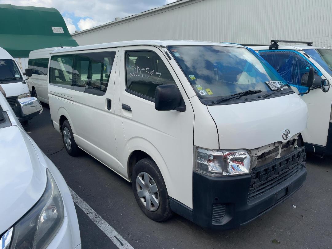 Photo '28' of Toyota Hiace Photo '28' of Toyota Hiace
