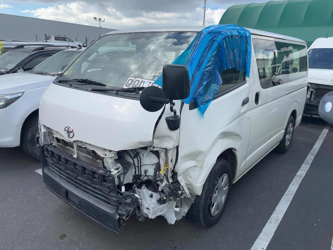 Photo '30' of Toyota Hiace Photo '30' of Toyota Hiace