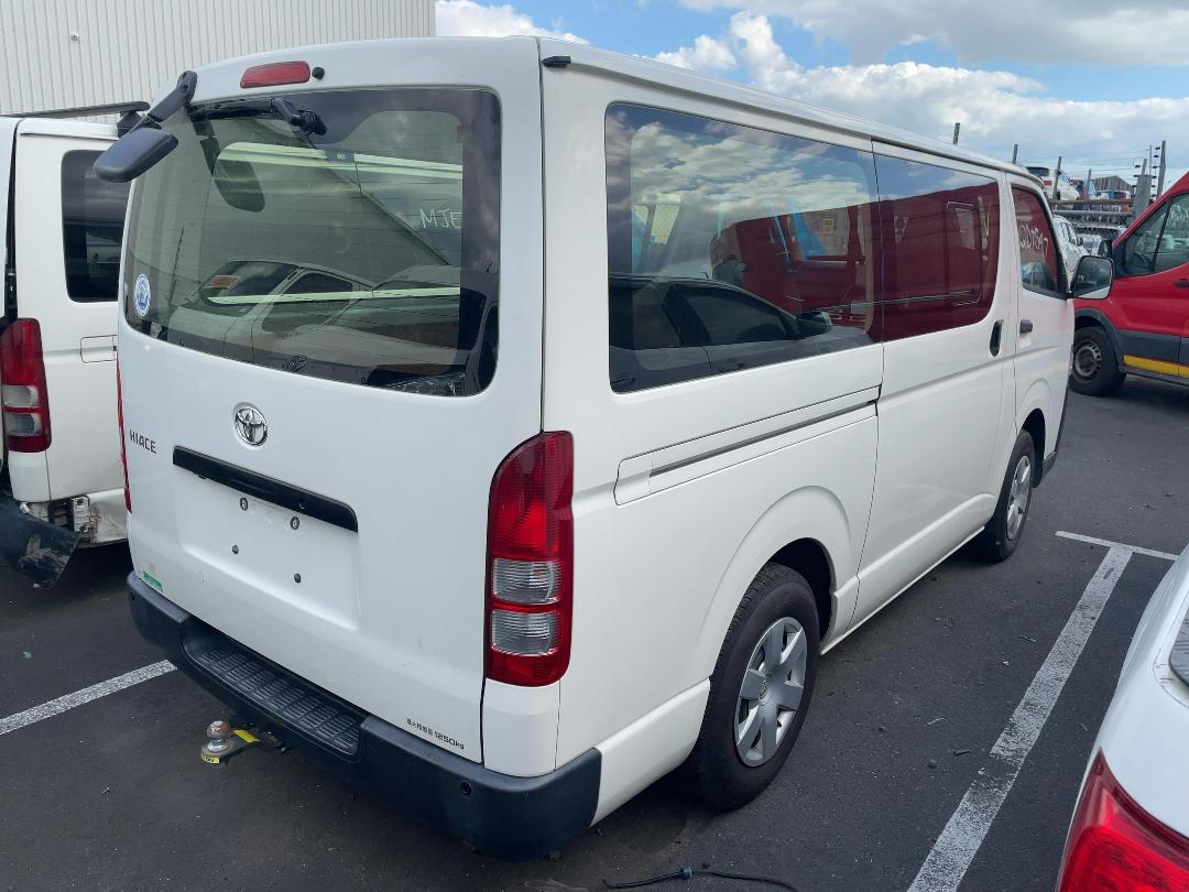 Photo '33' of Toyota Hiace Photo '33' of Toyota Hiace