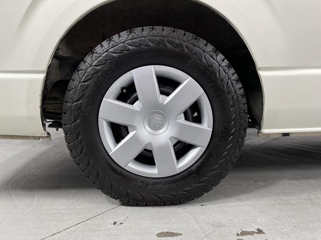 Photo '12' of Toyota Hiace