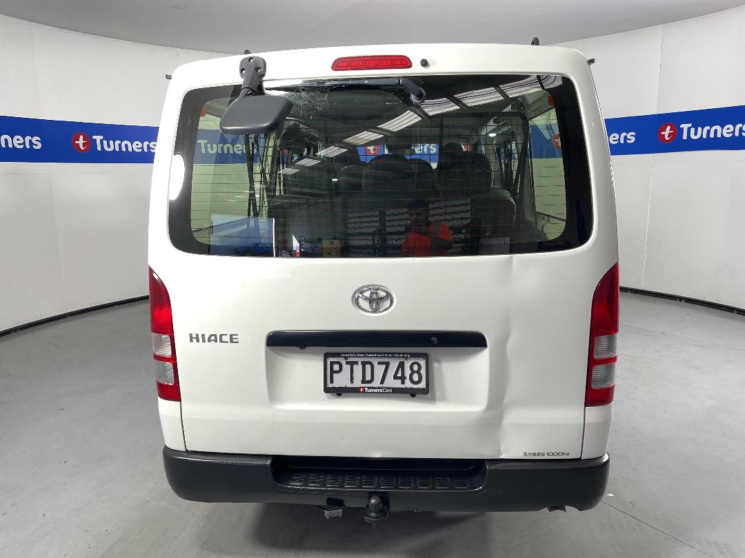 Photo '6' of Toyota Hiace