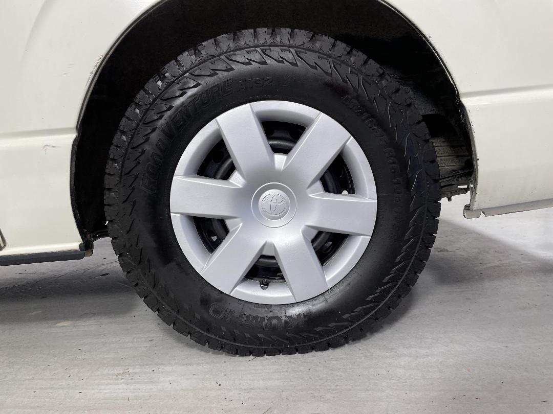 Photo '11' of Toyota Hiace