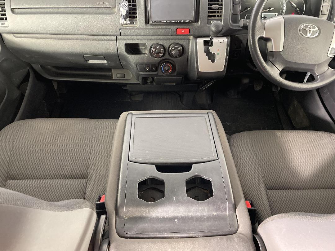 Photo '18' of Toyota Hiace