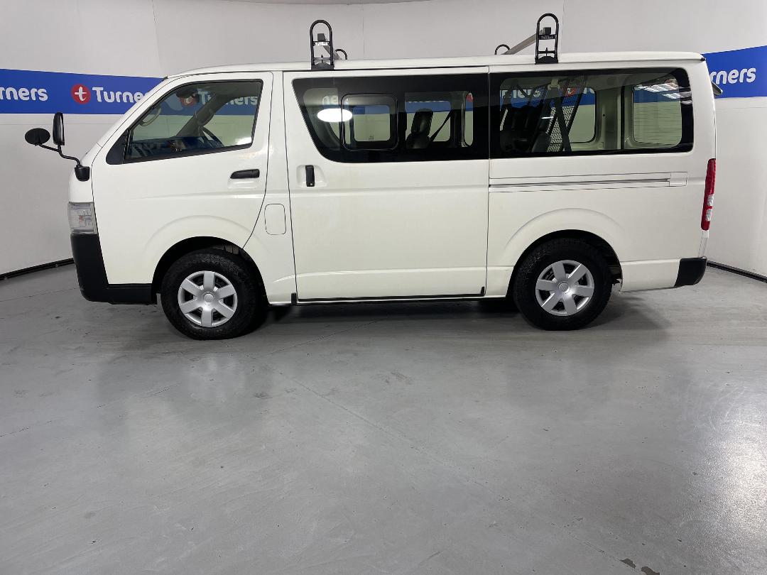 Photo '23' of Toyota Hiace
