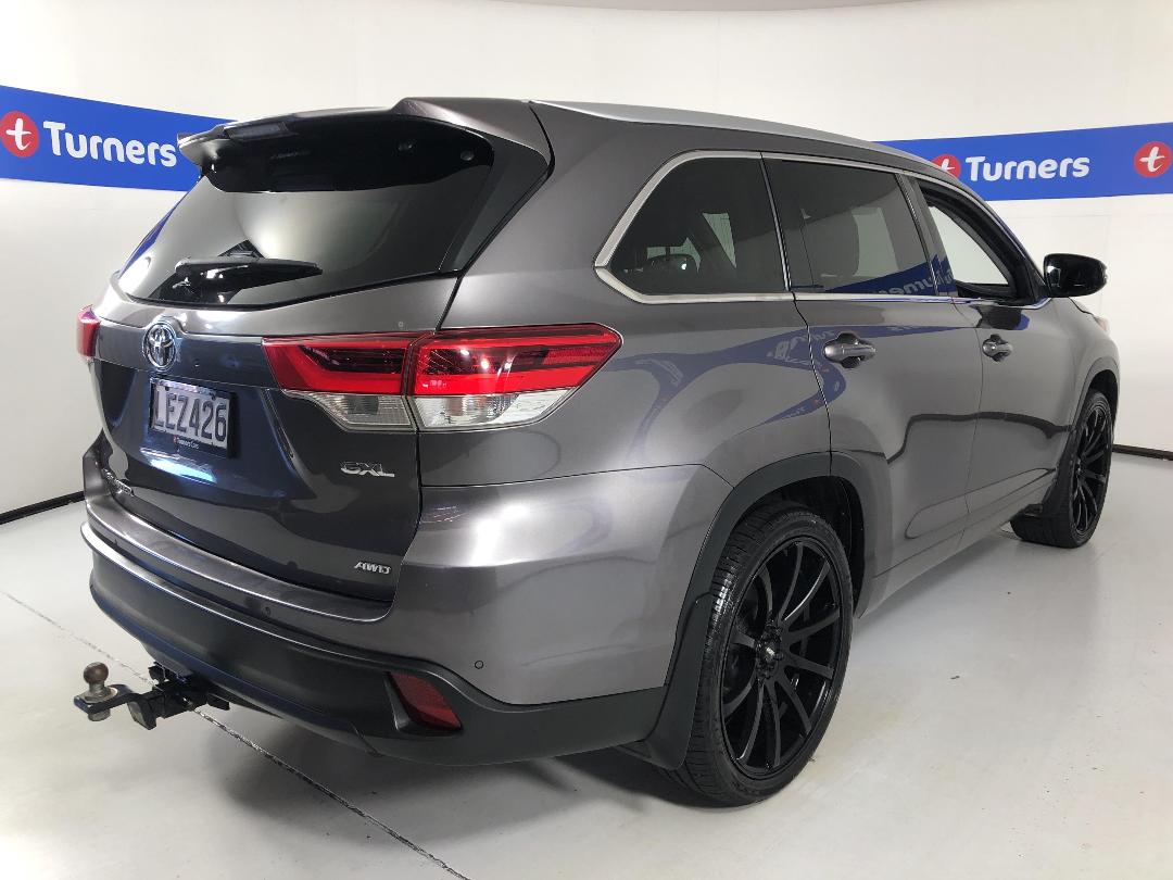 Photo '7' of Toyota Highlander