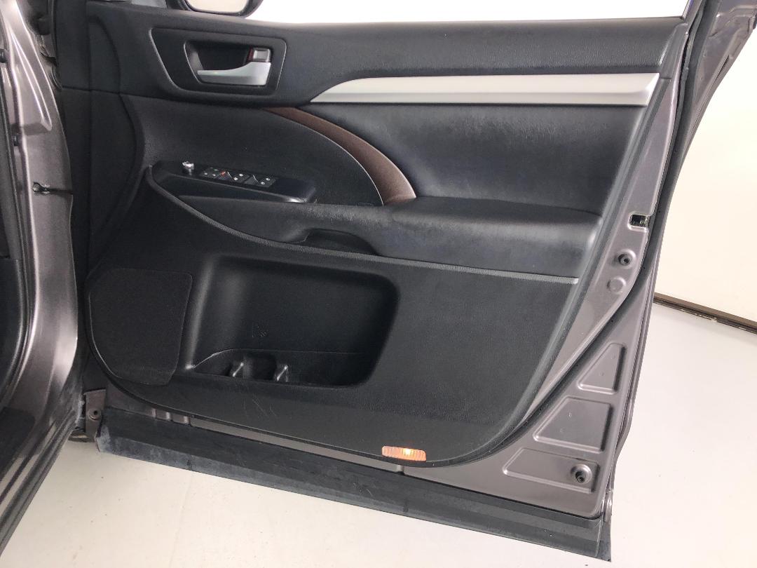 Photo '15' of Toyota Highlander