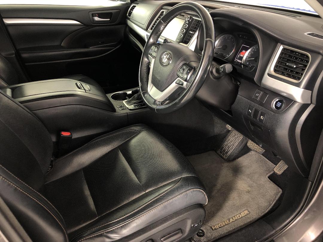 Photo '16' of Toyota Highlander