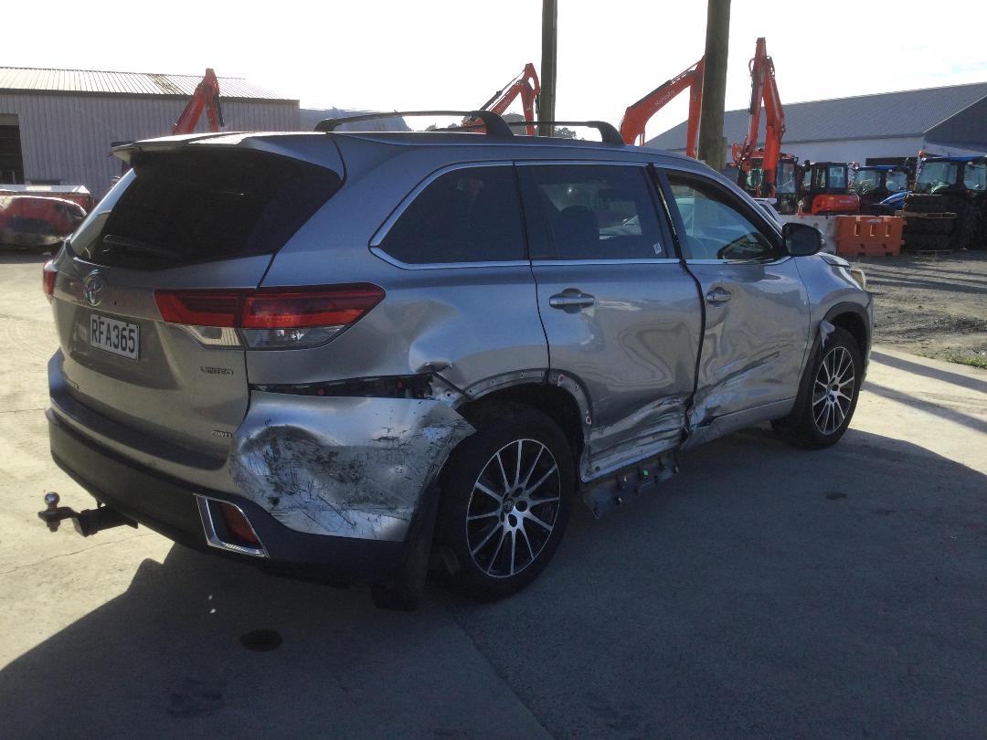 Photo '8' of Toyota Highlander Limited Photo '8' of Toyota Highlander Limited