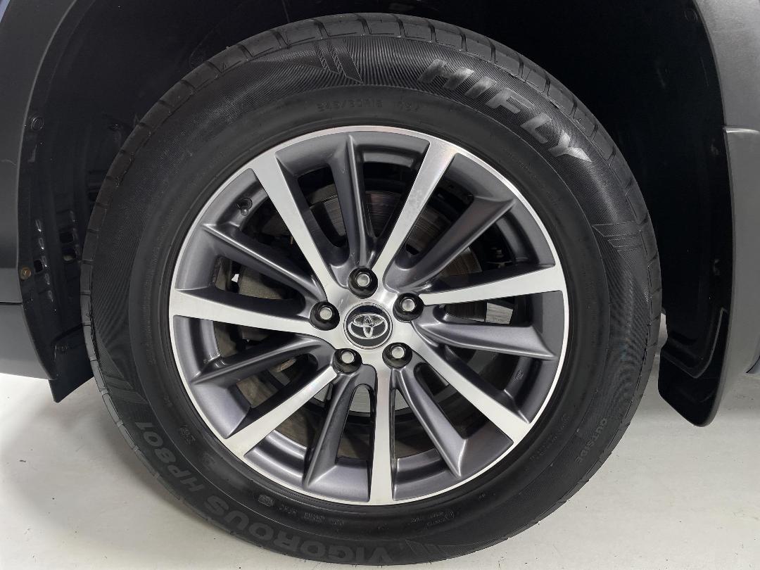 Photo '10' of Toyota Highlander