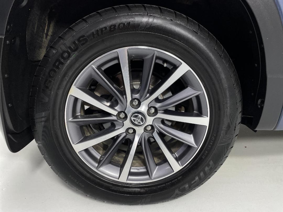 Photo '12' of Toyota Highlander