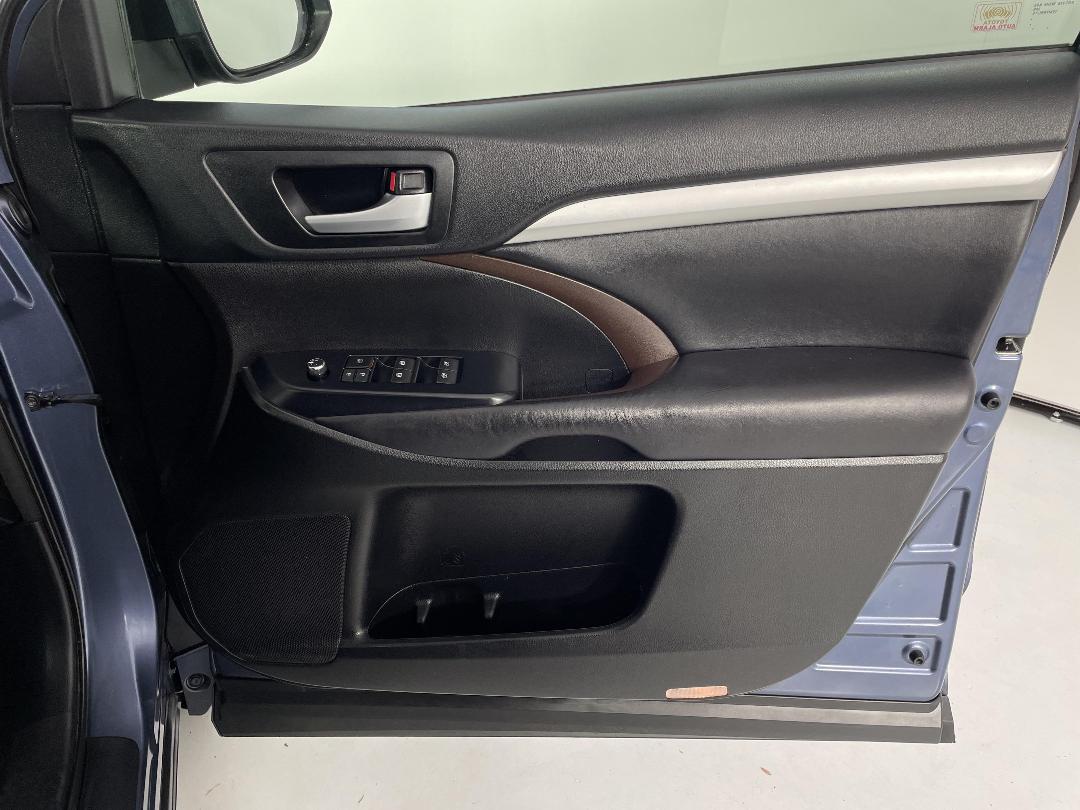Photo '15' of Toyota Highlander