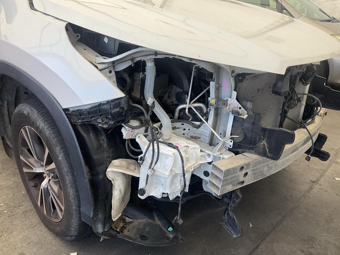 Photo '3' of Toyota Highlander GX Photo '3' of Toyota Highlander GX